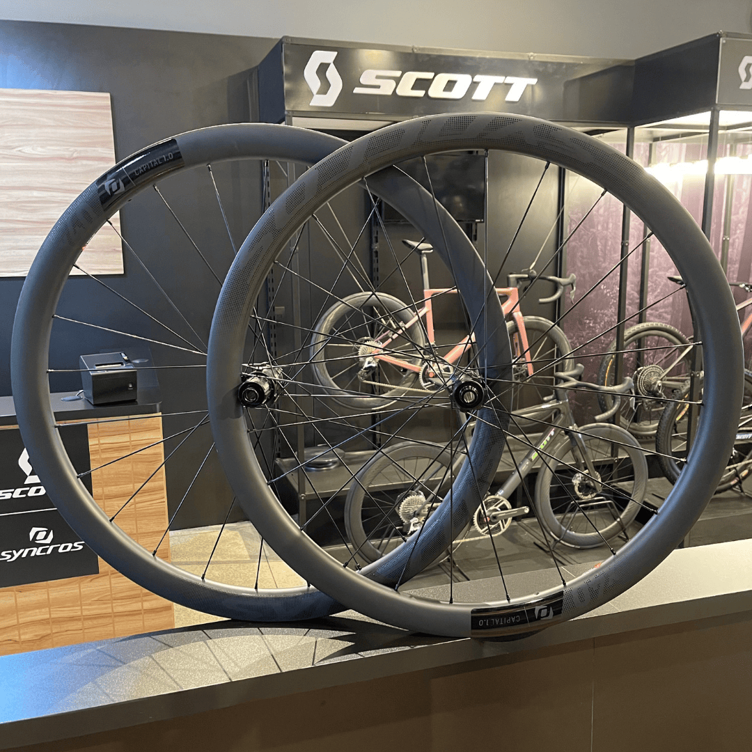 Rodas SYNCROS Capital seminova em Carbono 1.0 X40mm