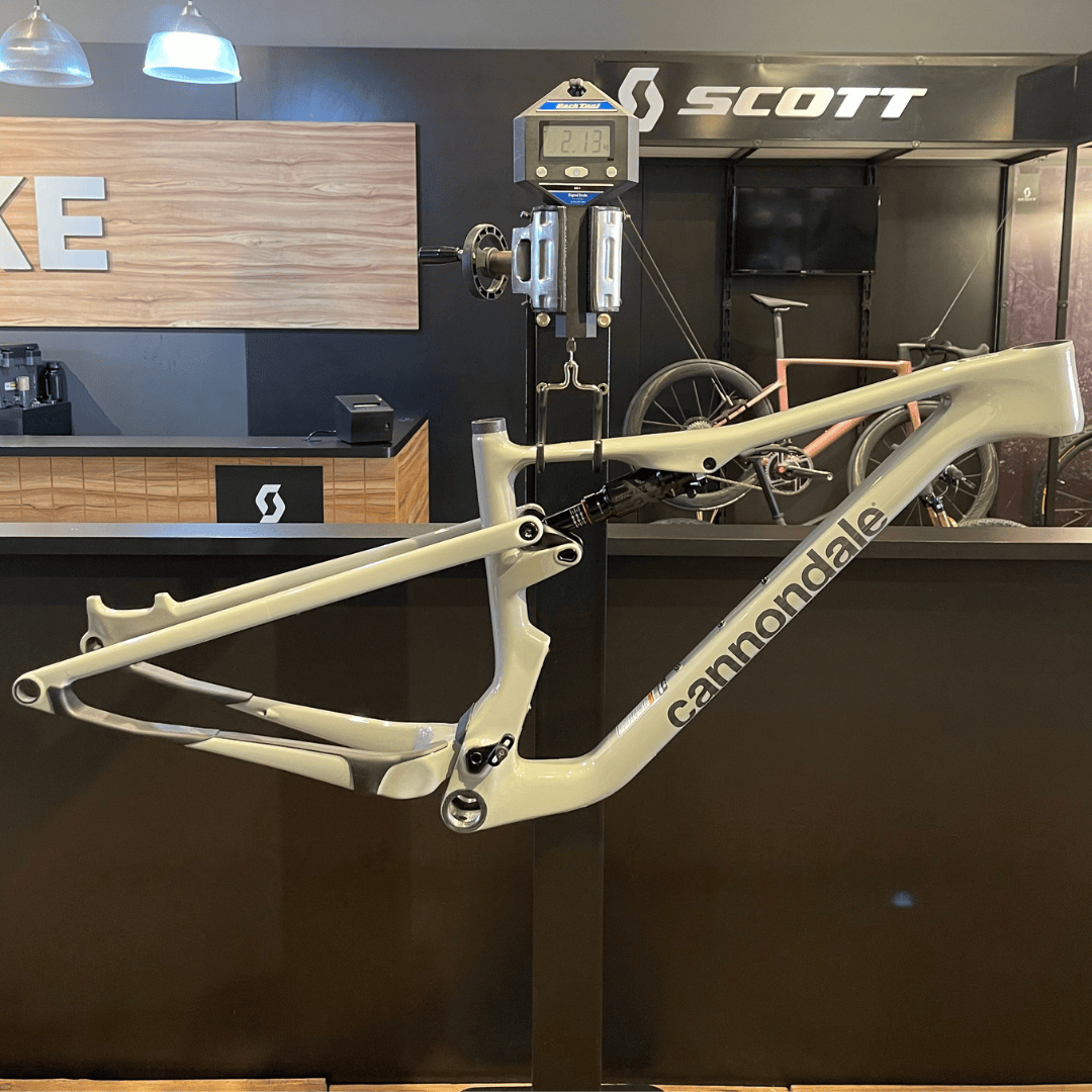 Quadro CANNONDALE Scalpel em Carbono cinza tubarão